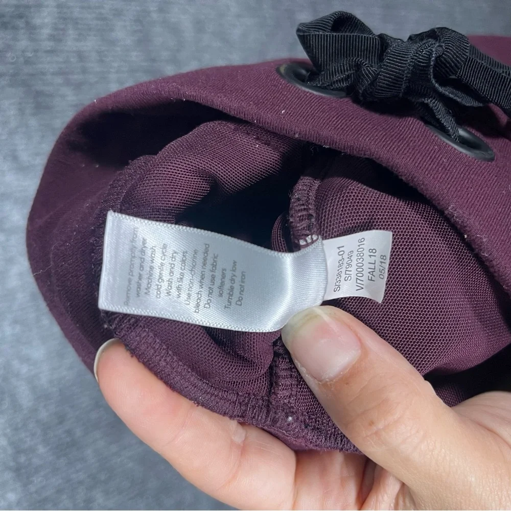 Athleta Womens Medium Burgundy Black Side Stripe Metro Track Jogger Pant Pull On - Picture 8 of 8